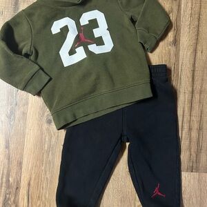 Jordan sweat suit, jogging outfit 18 months, infants baby
